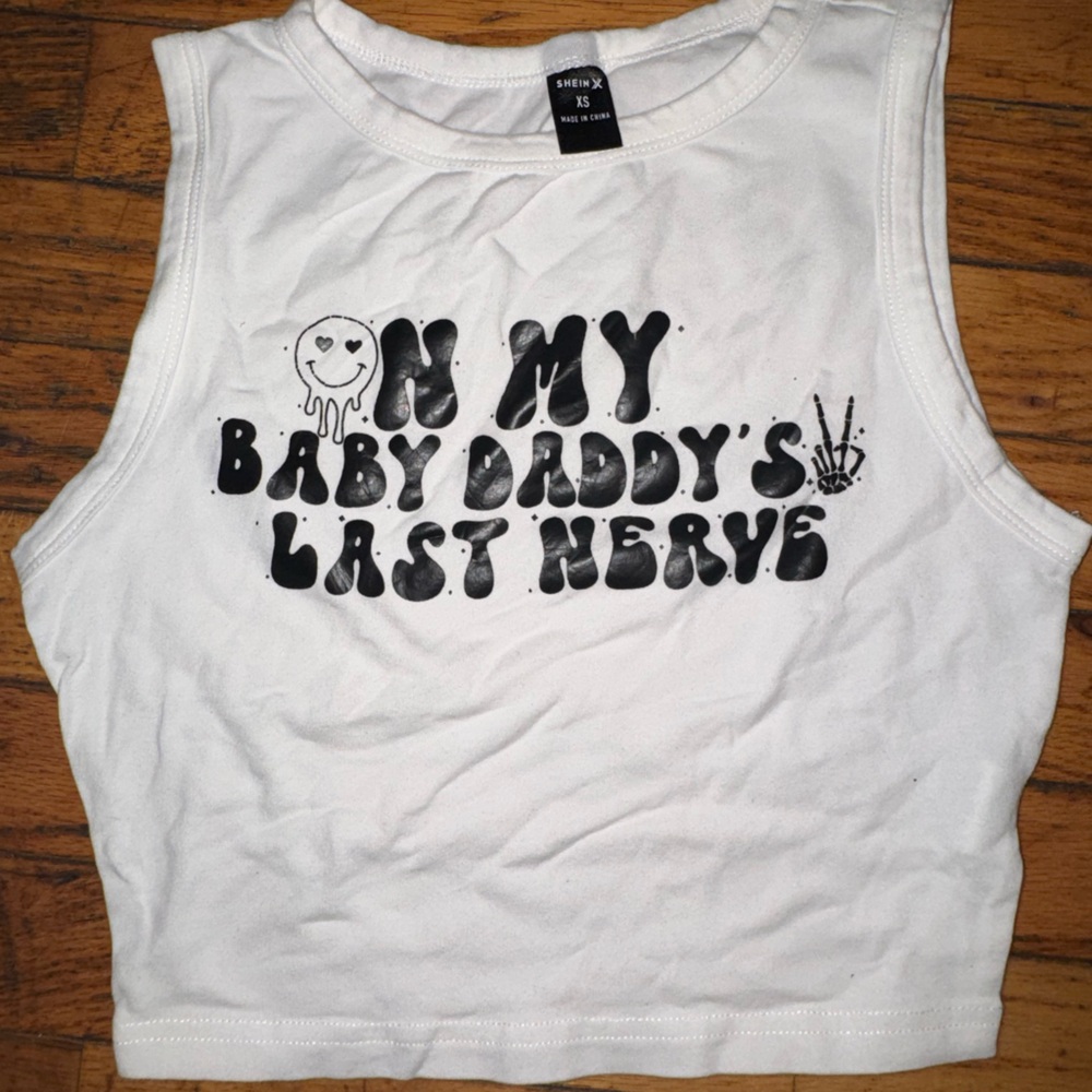 SHEIN White Graphic crop top